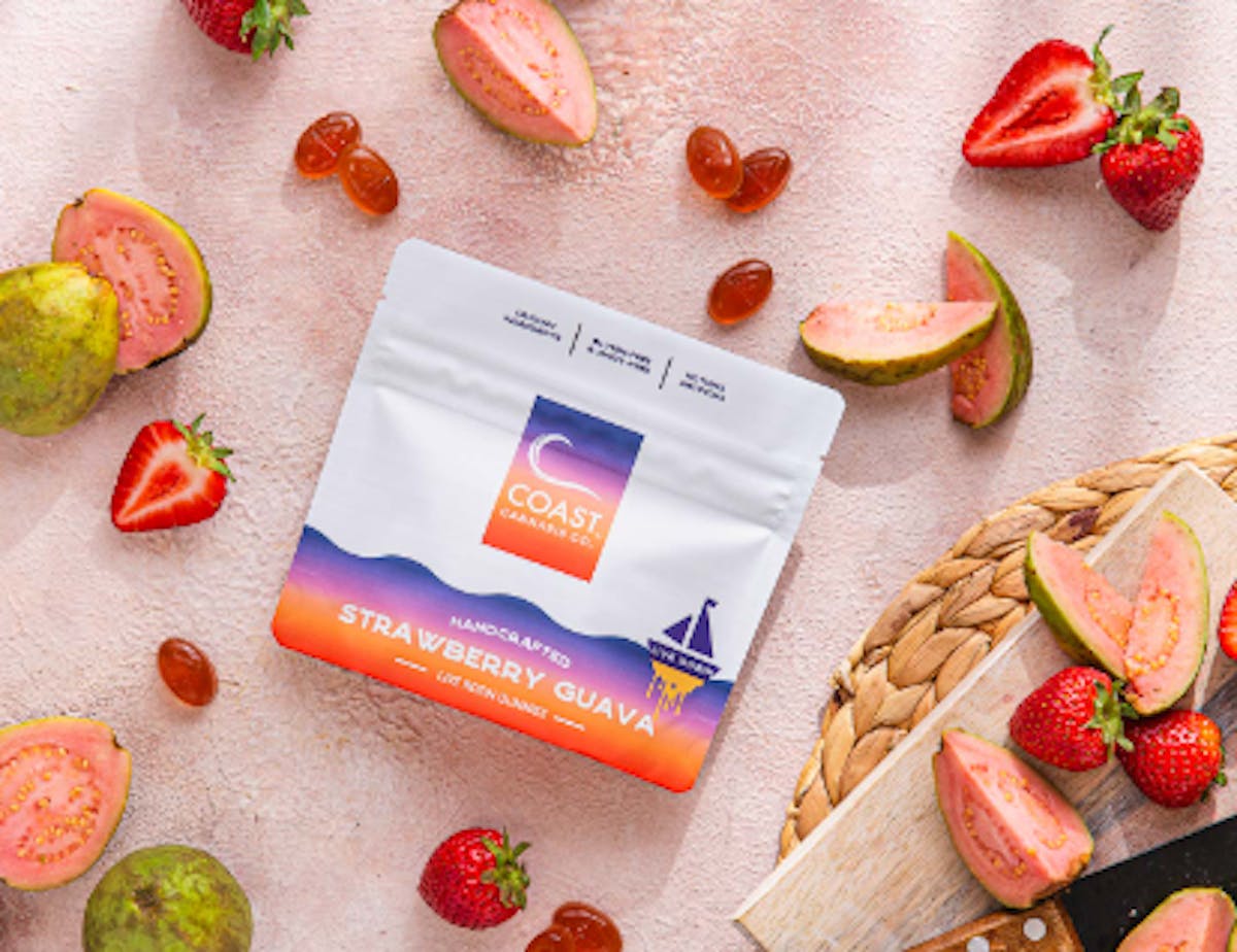 Photo of Coast Strawberry Guava Gummies 100mg 20pk (Live Rosin)