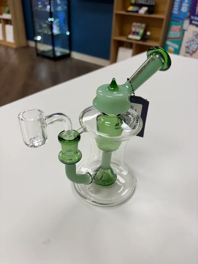 Glass Phoenix Star 7" Showerhead Perc Green (glassware)