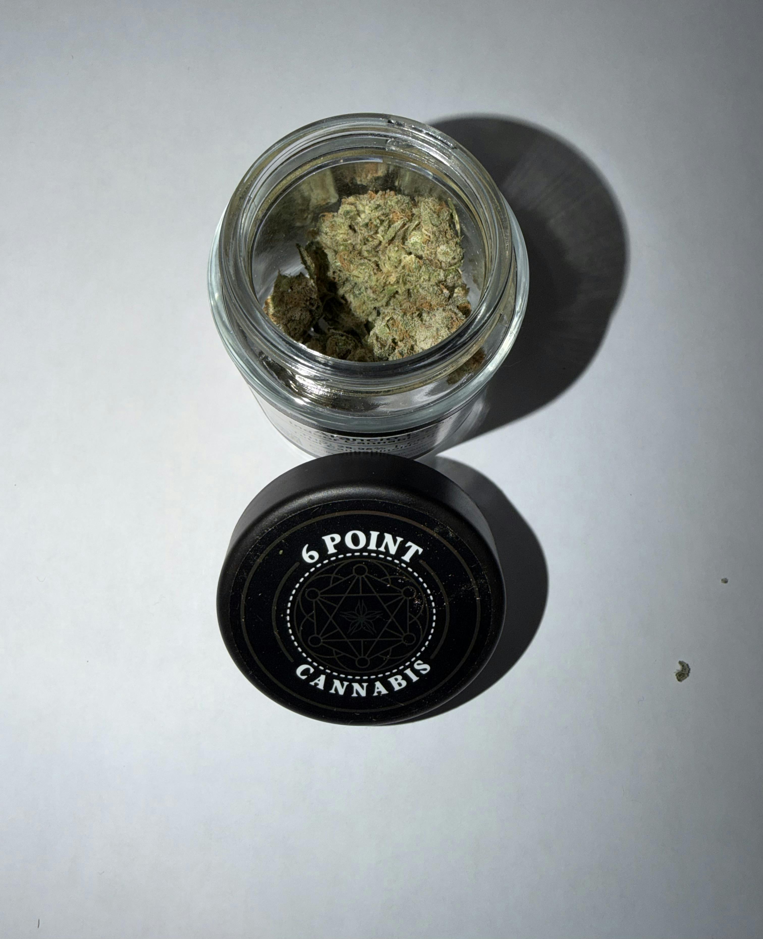 Premium Indoor Cannabis Flower Arancio Loco (H)6 Point CannabisHybridTHC: 21.41%TERPS: 1.01%10% off orders over $75+1