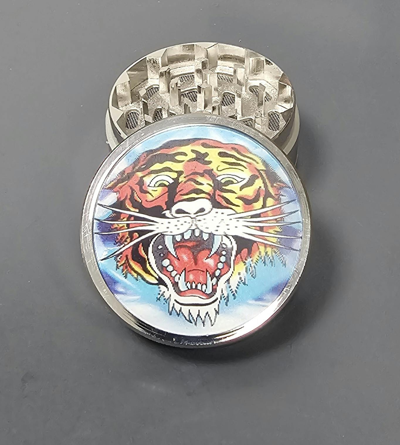 Spark | 2 Piece Metal Tiger Grinder #1116