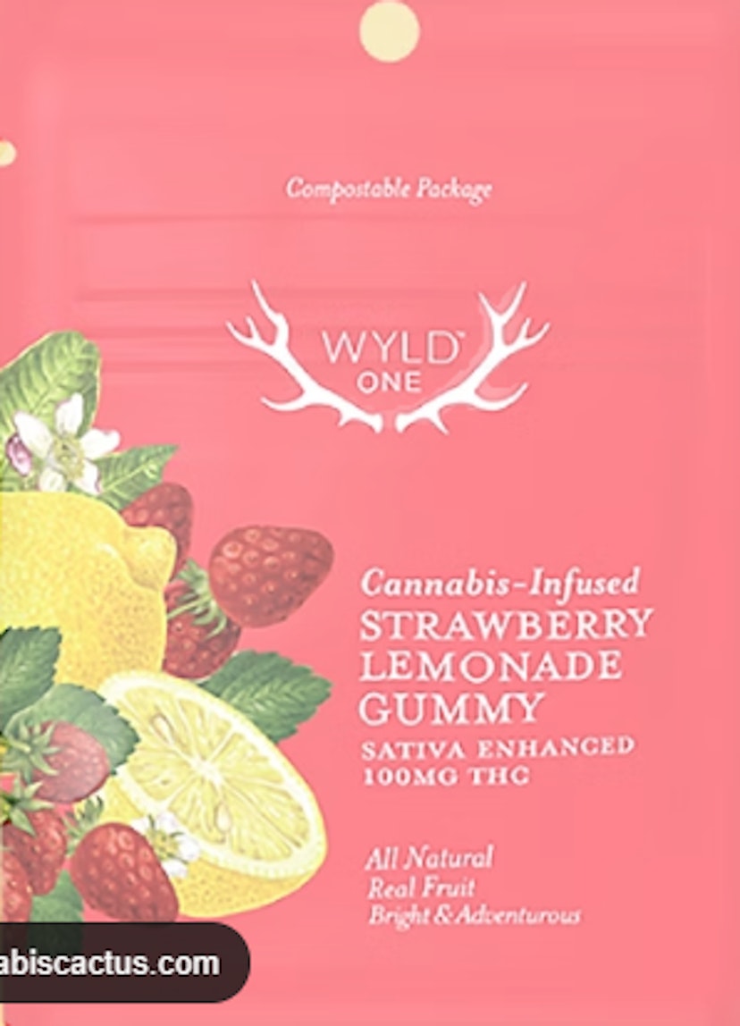 WYLD One Strawberry Lemonade Gummy 100mg Sativa