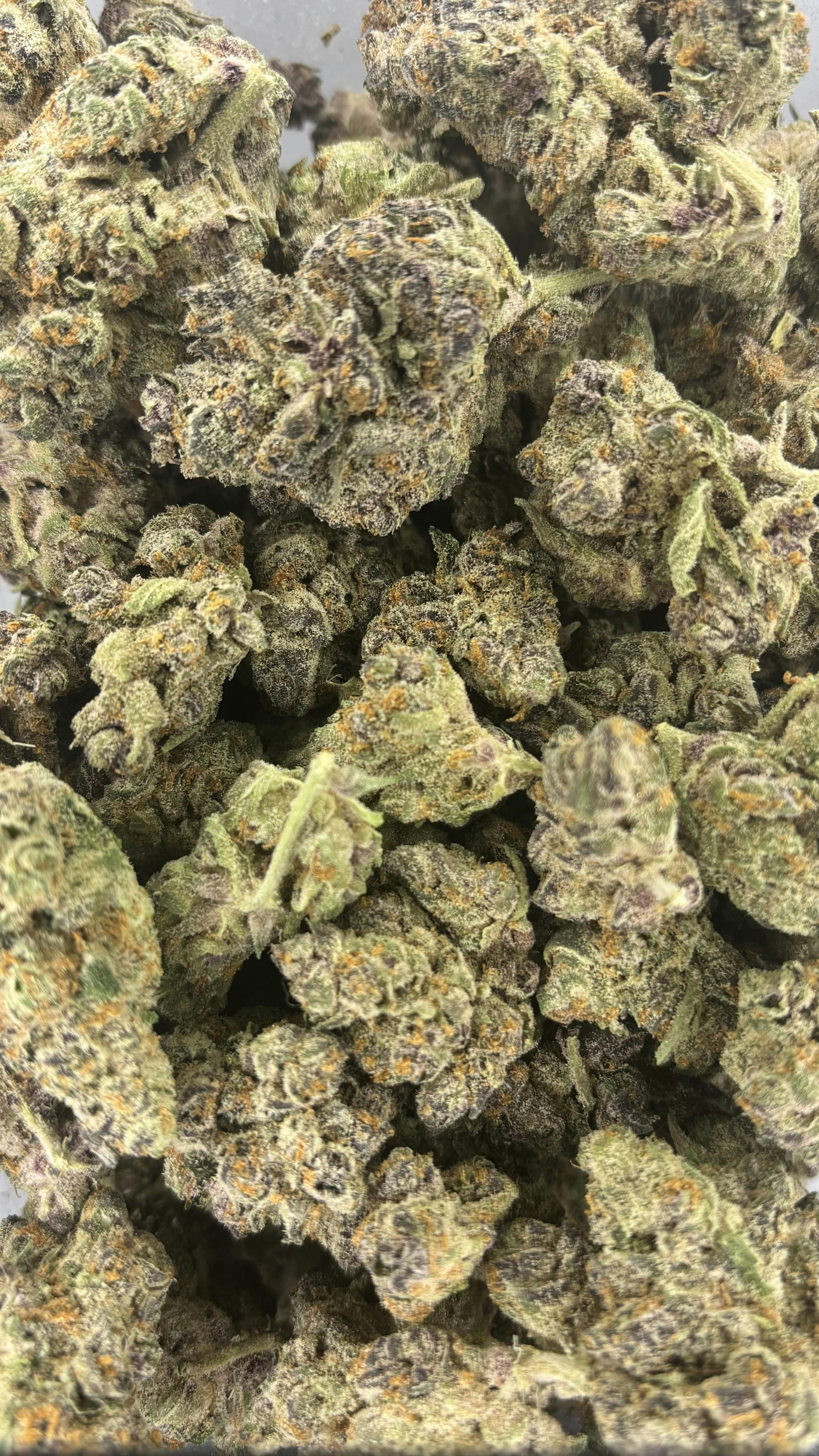 Granddaddy Grapes | Deli Flower (Silver)
