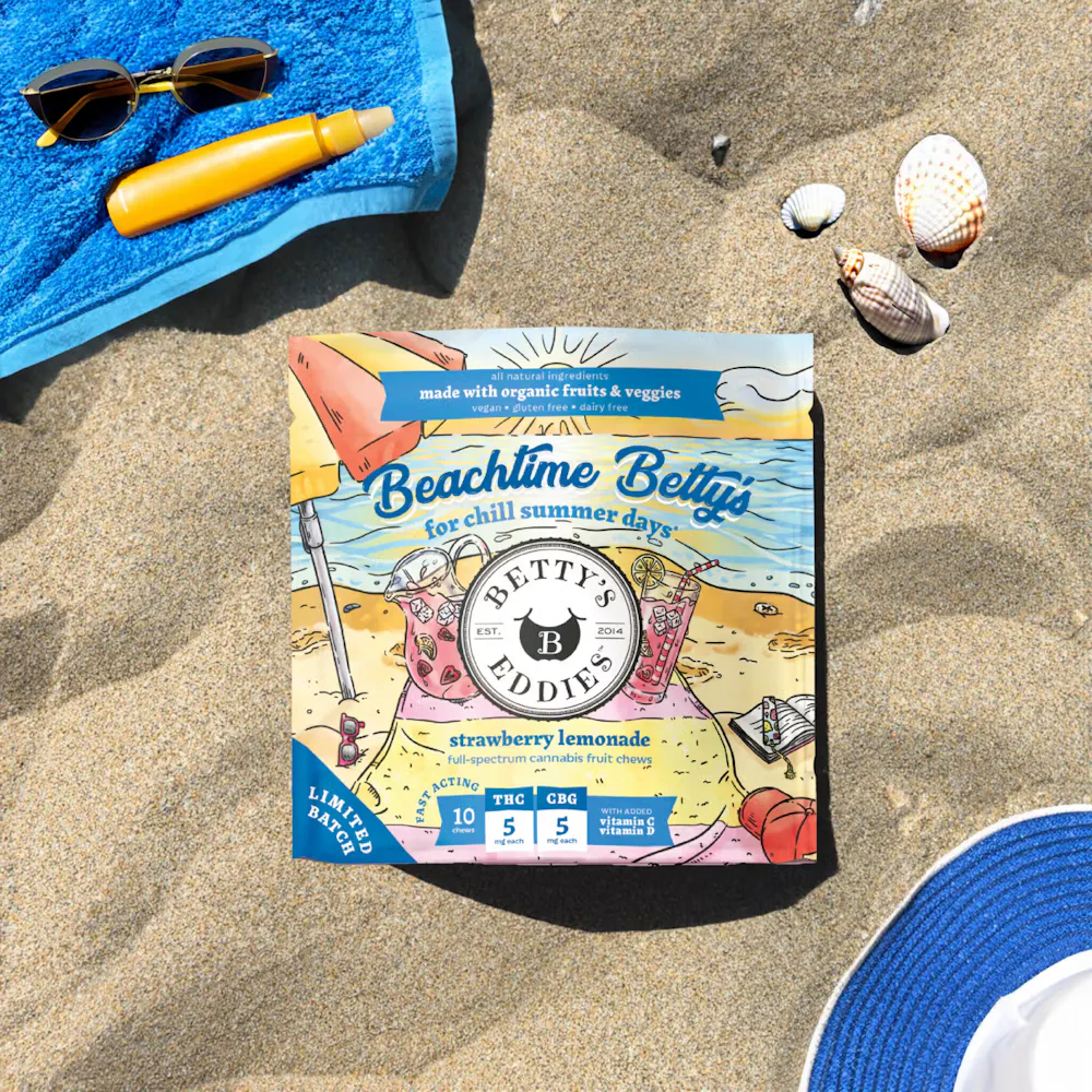 Product Betty's Beachtime Strawberry Lemonade Chews | Edibles | 50mg THC : 50mg CBG
