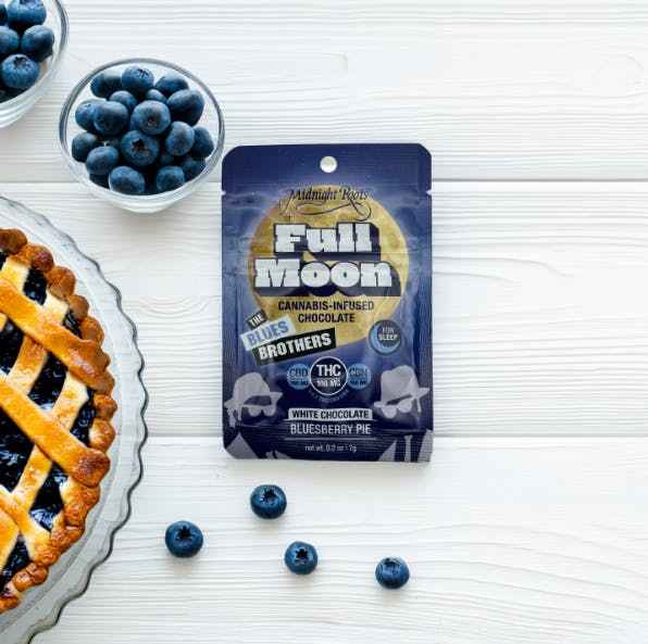 Product: 1:1:1 | Bluesberry Pie | 100mg THC x 100mg CBN x 100mg CBD x 1pk | Full Moon | Midnight Roots