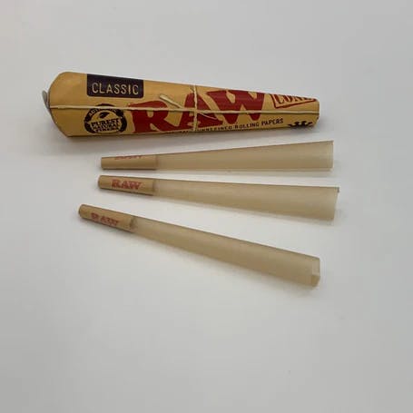 Photo of RAW – Classic King Size CONES (3pk)