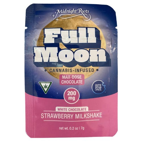 Product: Midnight Roots | Full Moon 200mg Strawberry Milkshake Round
