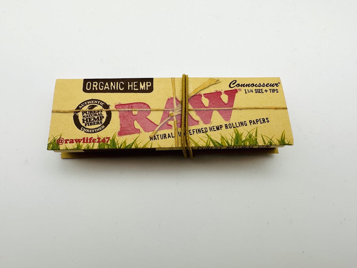 Image of Raw Connoisseur 1 1/4 Size Slim with Tips