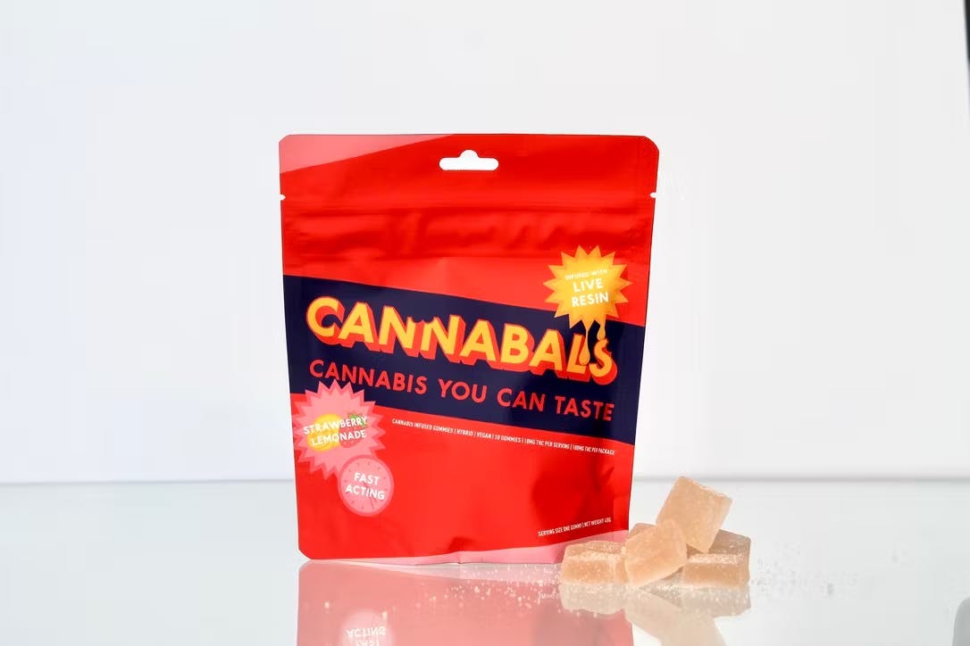 Cannabals Strawberry Lemonade Live Resin Brick Gummies 100mg