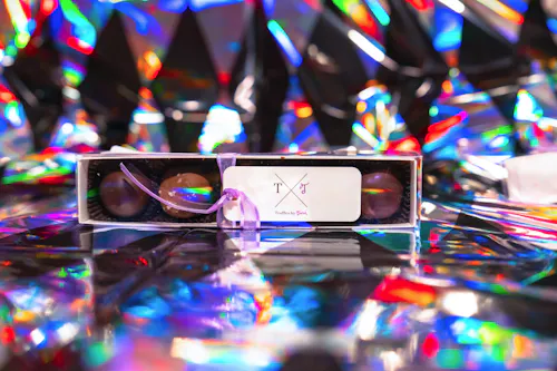 Spring Is In the Air | Seasonal Truffles Box-active