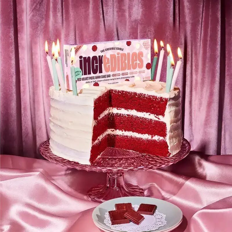 Product Incredibles - Red Velvet Cake - 100mg - Chocolate Bar