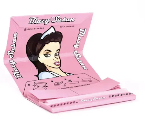 Blazy Susan – Pink Rolling Paper-King Size-1