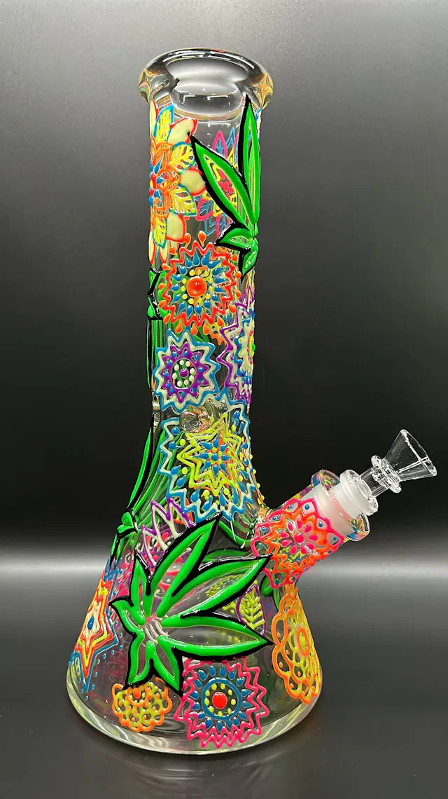 Glass Phoenix Star 3d Painted Weed Leaf Beaker (glassware)